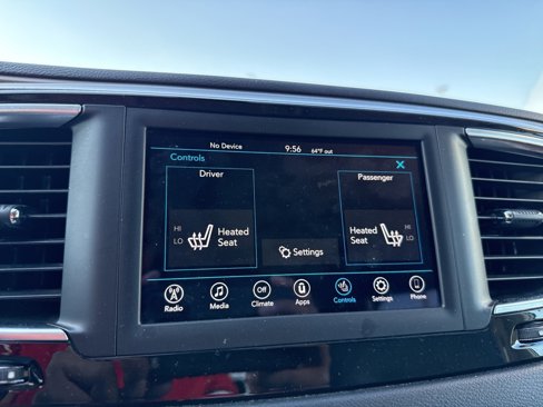 Used 2018 Chrysler Pacifica Touring-L image 20