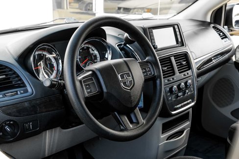 Used 2019 Dodge Grand Caravan SE image 14