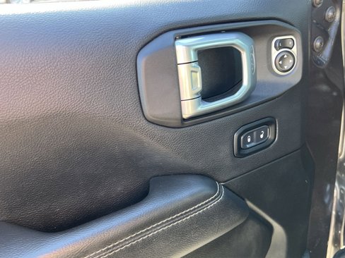 Used 2020 Jeep Wrangler Unlimited Sahara image 15