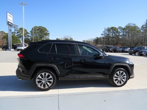 Used 2021 Toyota RAV4 XLE Premium image 6