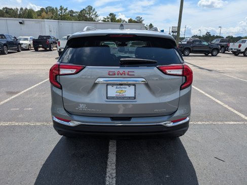 Used 2024 GMC Terrain SLT image 4