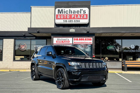 Used 2018 Jeep Grand Cherokee Altitude image 2