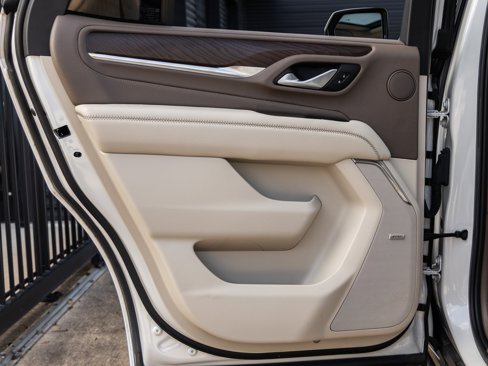 Used 2022 GMC Yukon Denali w/ Denali Premium Package image 28