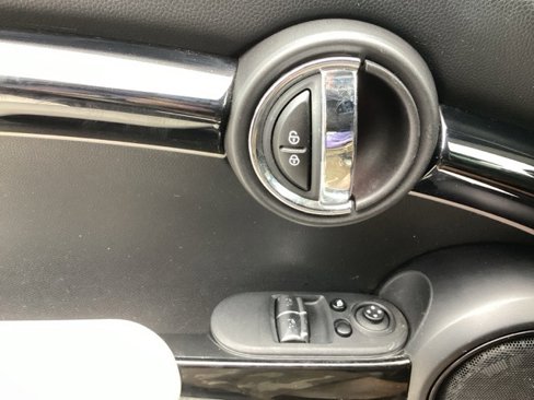 Used 2019 MINI Cooper 2-Door Hardtop image 14