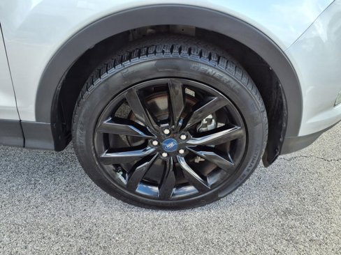 Used 2019 Ford Escape SE image 12