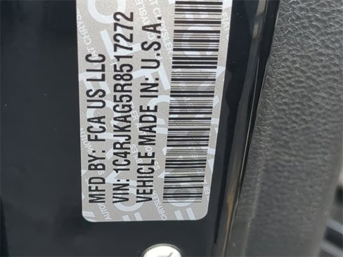 Used 2024 Jeep Grand Cherokee L Laredo image 32