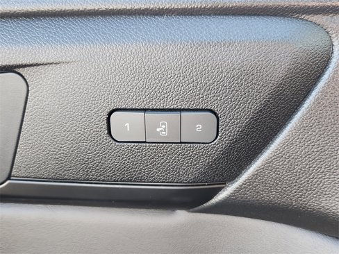 Used 2016 Chevrolet Traverse LTZ image 26