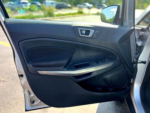 Used 2018 Ford EcoSport SE w/ SE Convenience Package image 13