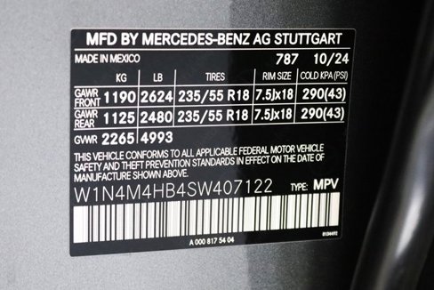 Used 2025 Mercedes-Benz GLB 250 4MATIC image 29