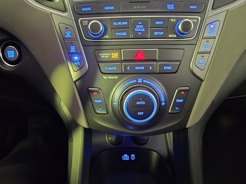 Used 2017 Hyundai Santa Fe Limited image 17