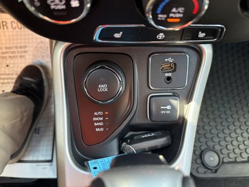 Used 2018 Jeep Compass Sport w/ Cold Weather Group image 19