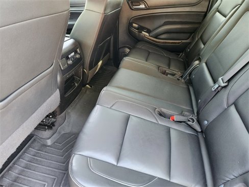 Used 2020 Chevrolet Suburban LT image 30