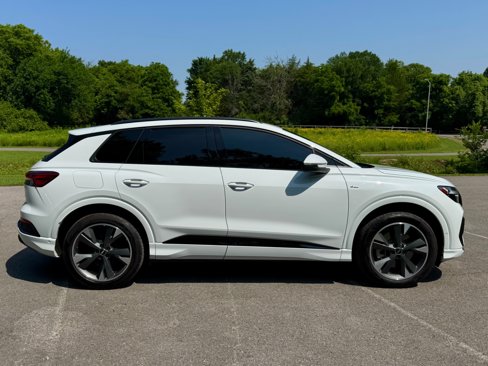 Used 2024 Audi Q4 e-tron Premium Plus image 7