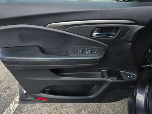 Used 2017 Honda Pilot EX-L image 10