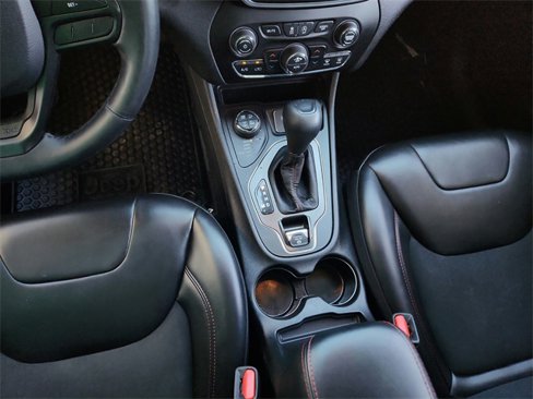 Used 2019 Jeep Cherokee Trailhawk w/ Cold Weather Group image 20