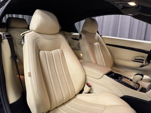 Used 2011 Maserati GranTurismo Convertible image 16