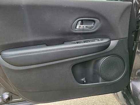 Used 2018 Honda HR-V LX image 18