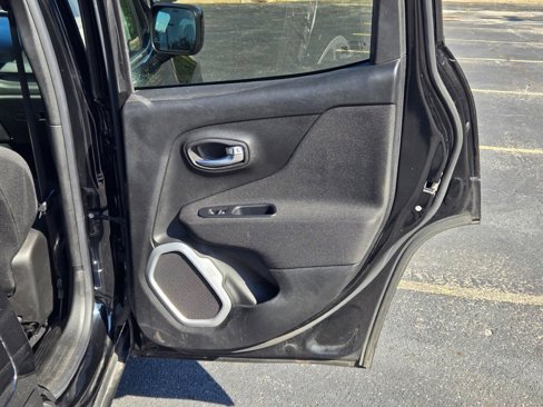 Used 2018 Jeep Renegade Latitude image 7
