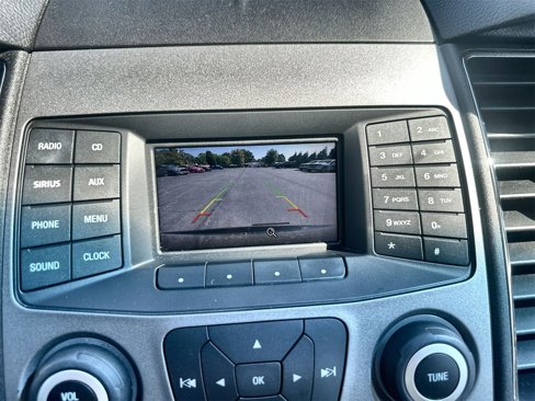 Used 2017 Ford Taurus SE image 14
