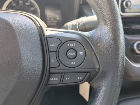 Used 2022 Toyota Corolla LE image 30
