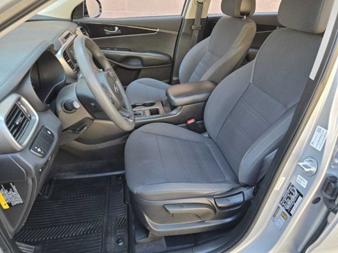 Used 2016 Kia Sorento LX image 8
