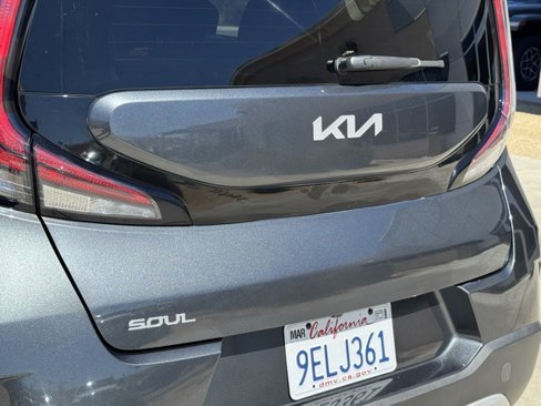 Used 2023 Kia Soul LX image 10