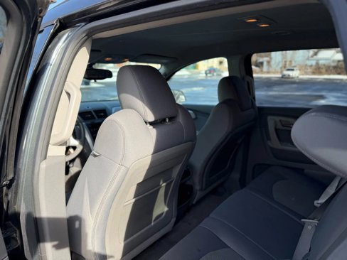 Used 2011 Chevrolet Traverse LS image 22