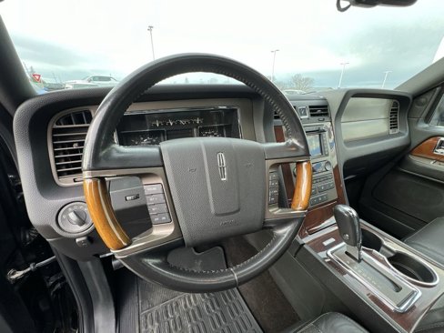 Used 2013 Lincoln Navigator L 4WD w/ HD Trailer Tow Pkg image 10