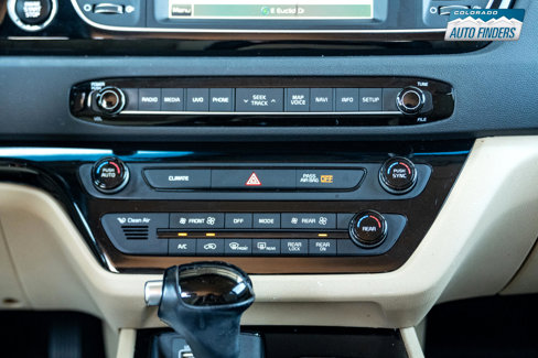 Used 2015 Kia Sedona SX image 16