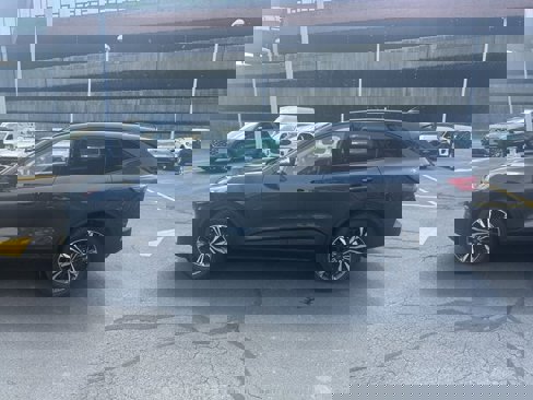 Used 2022 Ford Escape SE w/ SE Sport Appearance Package image 8