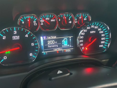 Used 2018 Chevrolet Tahoe LS w/ All-Season Package image 10