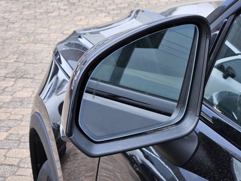 New 2026 Volvo XC40 B5 Ultra w/ Protection Package Premier image 11