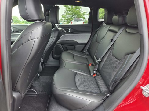 New 2025 Jeep Compass Latitude image 13