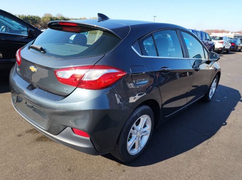 Used 2018 Chevrolet Cruze LT w/ Convenience Package image 2