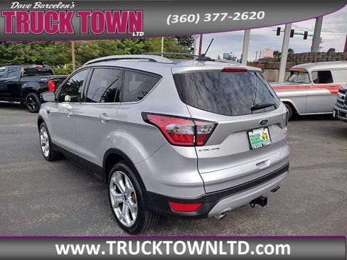 Used 2018 Ford Escape Titanium w/ Ford Safe & Smart Package image 10