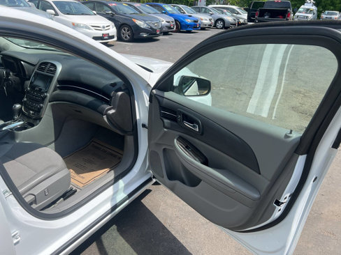Used 2016 Chevrolet Malibu LT image 12