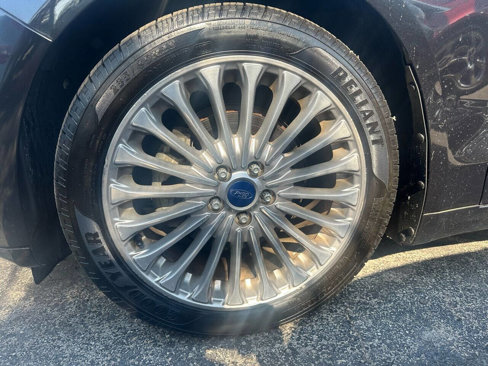 Used 2015 Ford Fusion Titanium image 26