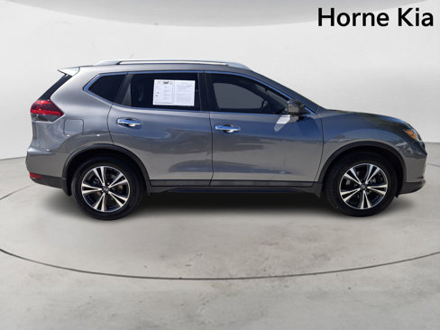 Used 2020 Nissan Rogue SV w/ Premium Package image 3