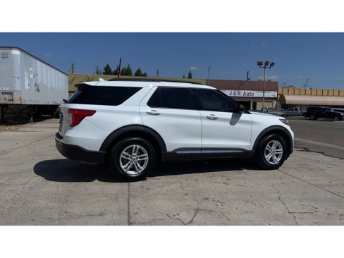 Used 2020 Ford Explorer XLT image 3