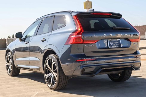 Used 2023 Volvo XC60 B6 Ultimate w/ Protection Package Premier image 7