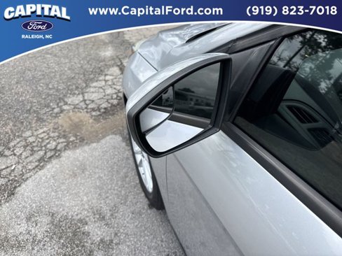 Certified 2018 Ford Focus SE image 12