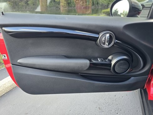 Used 2019 MINI Cooper S image 14