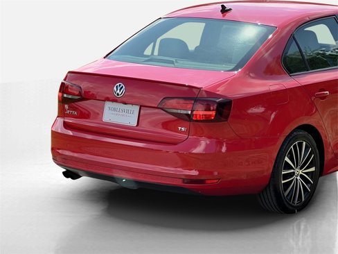 Used 2016 Volkswagen Jetta Sport image 7