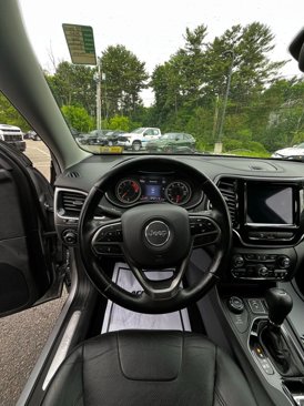 Used 2020 Jeep Cherokee Limited image 12
