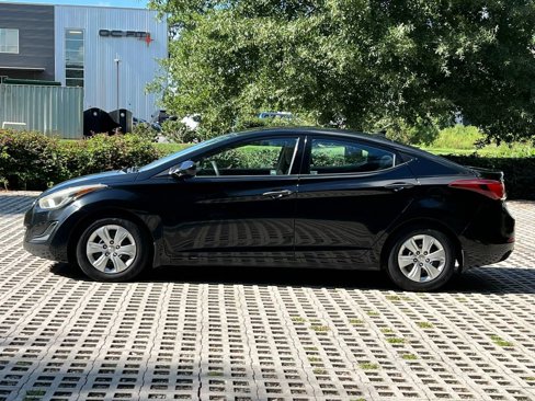Used 2016 Hyundai Elantra SE image 8