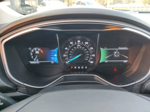 Used 2017 Ford Fusion SE w/ Fusion SE Technology Package image 22