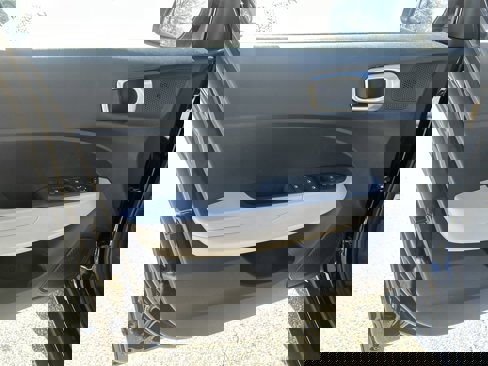 New 2025 Hyundai Venue SEL image 15