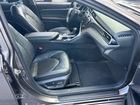 Used 2020 Toyota Camry XSE image 44