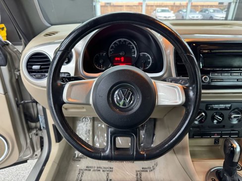 Used 2013 Volkswagen Beetle 2.5 image 23