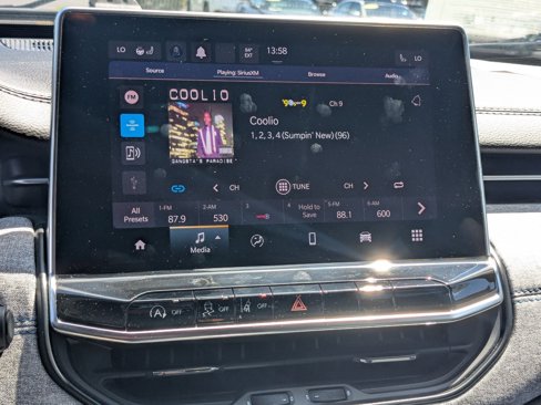 Used 2023 Jeep Compass Latitude w/ Sun and Sound Group image 22